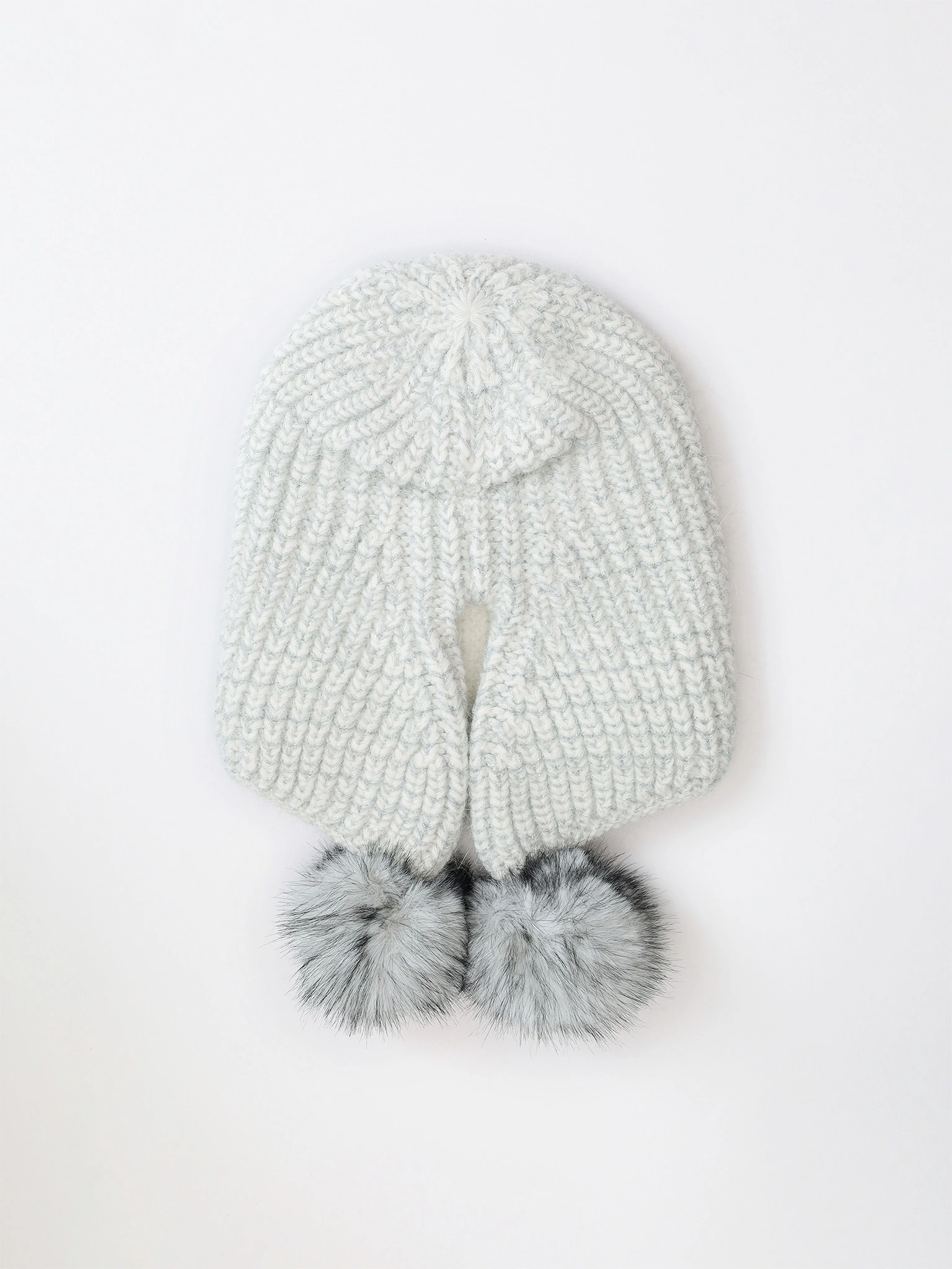 Шапка-капор из ангоры с нейлоном с меховыми помпонами с люрексом в ассортименте